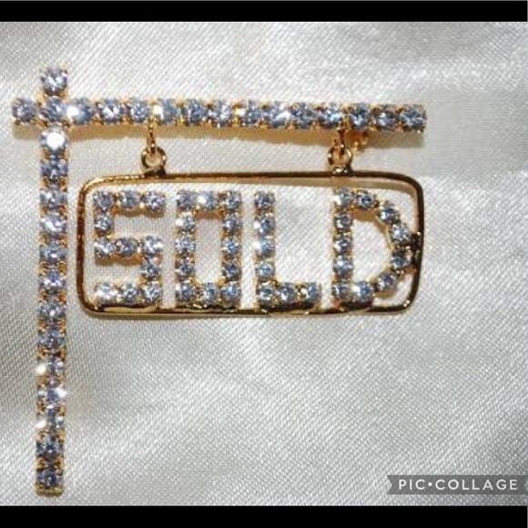 *SOLD*.        Apple iPhone 7 Plus - Picture 2 of 5